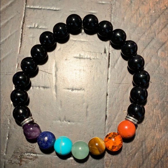 Handmade Crystal chakra stretch bracelet - Picture 4 of 5